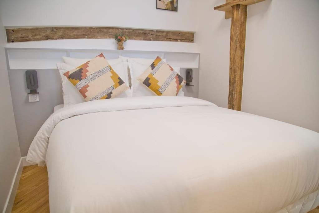 Fully Renovated Historic Apt In Heart Mouffetard Paris Exterior photo